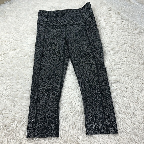 Lululemon Fast & Free Crop II (Nulux 19"") Soundwave Alpine White Black - Picture 1 of 6
